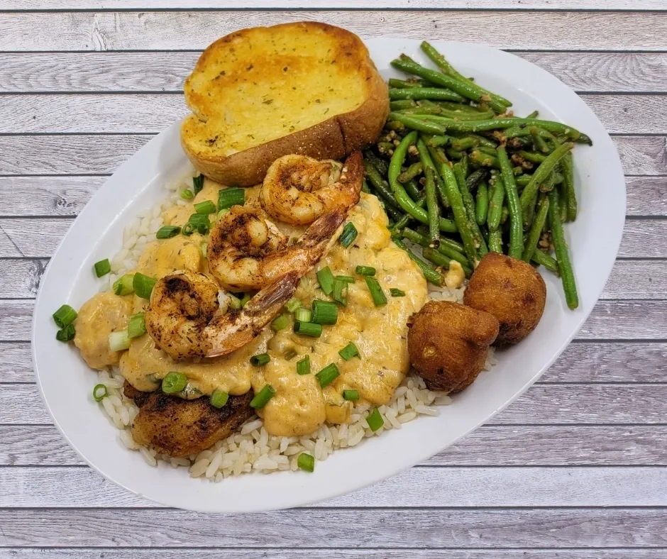 Shrimp and grits platter