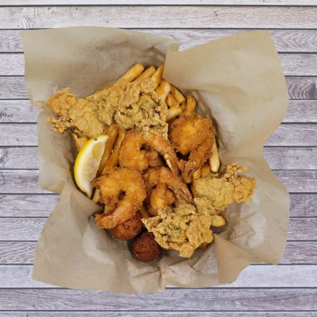 Jumbo shrimp (4) & fried oysters (4).